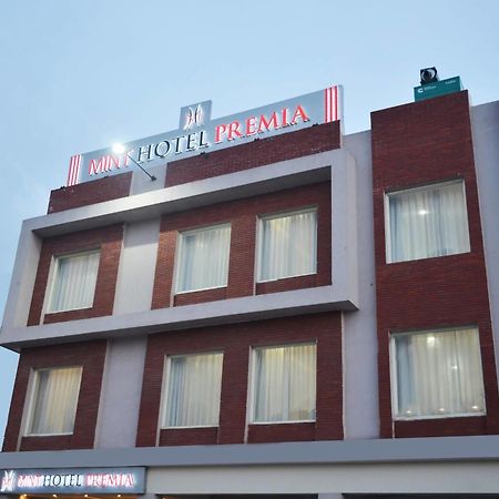 Mint Hotel Premia Chandigarh, Zirakpur Eksteriør billede