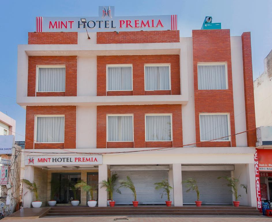Mint Hotel Premia Chandigarh, Zirakpur Eksteriør billede