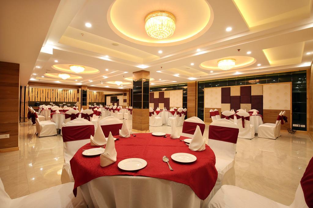 Mint Hotel Premia Chandigarh, Zirakpur Eksteriør billede
