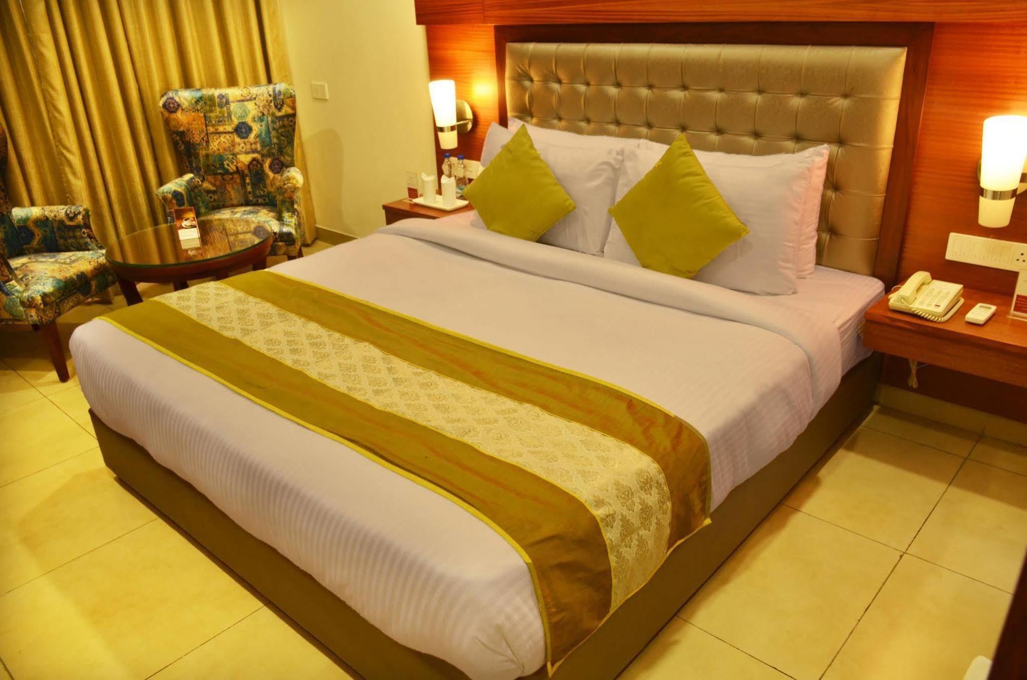 Mint Hotel Premia Chandigarh, Zirakpur Eksteriør billede