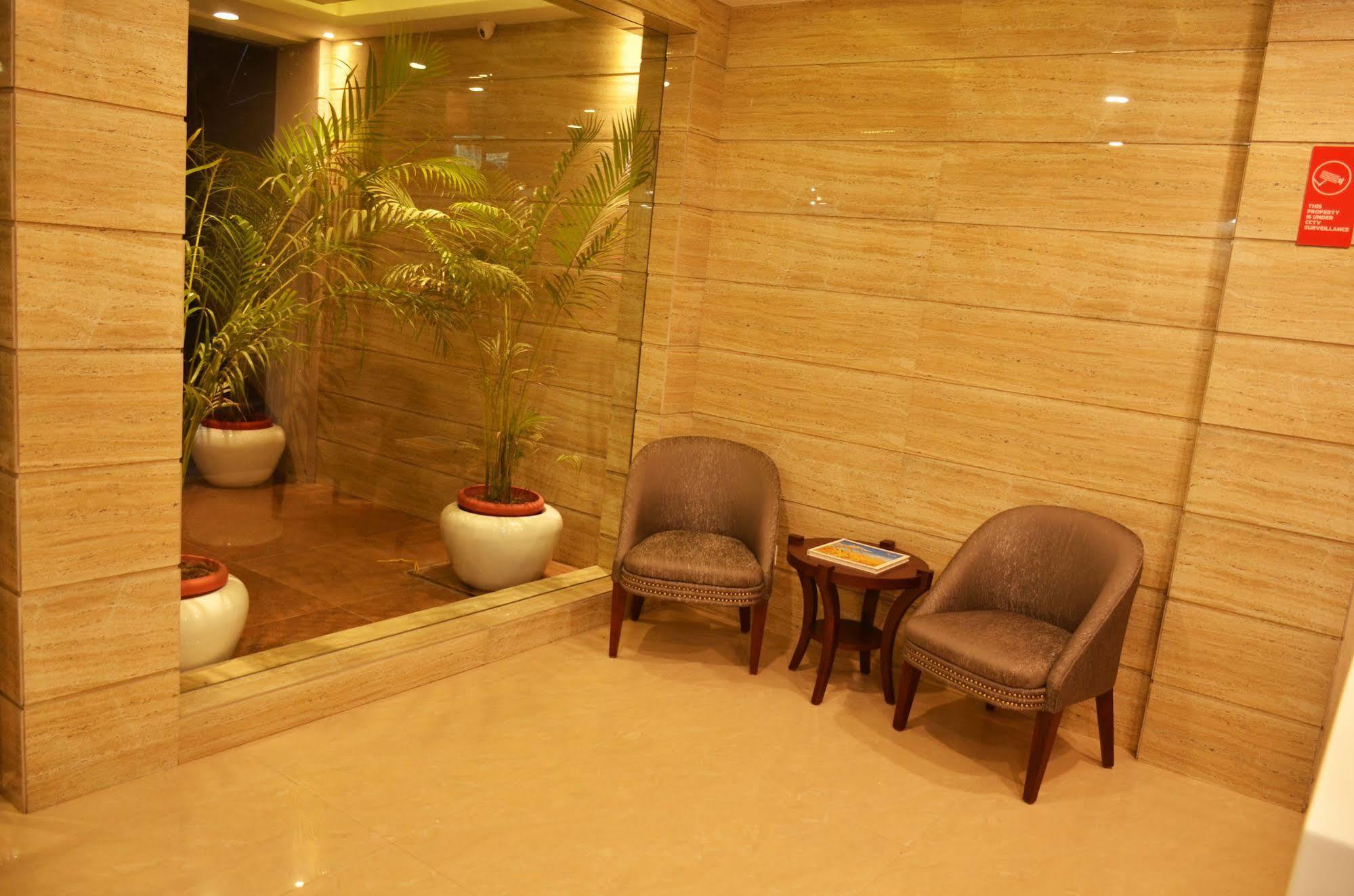 Mint Hotel Premia Chandigarh, Zirakpur Eksteriør billede