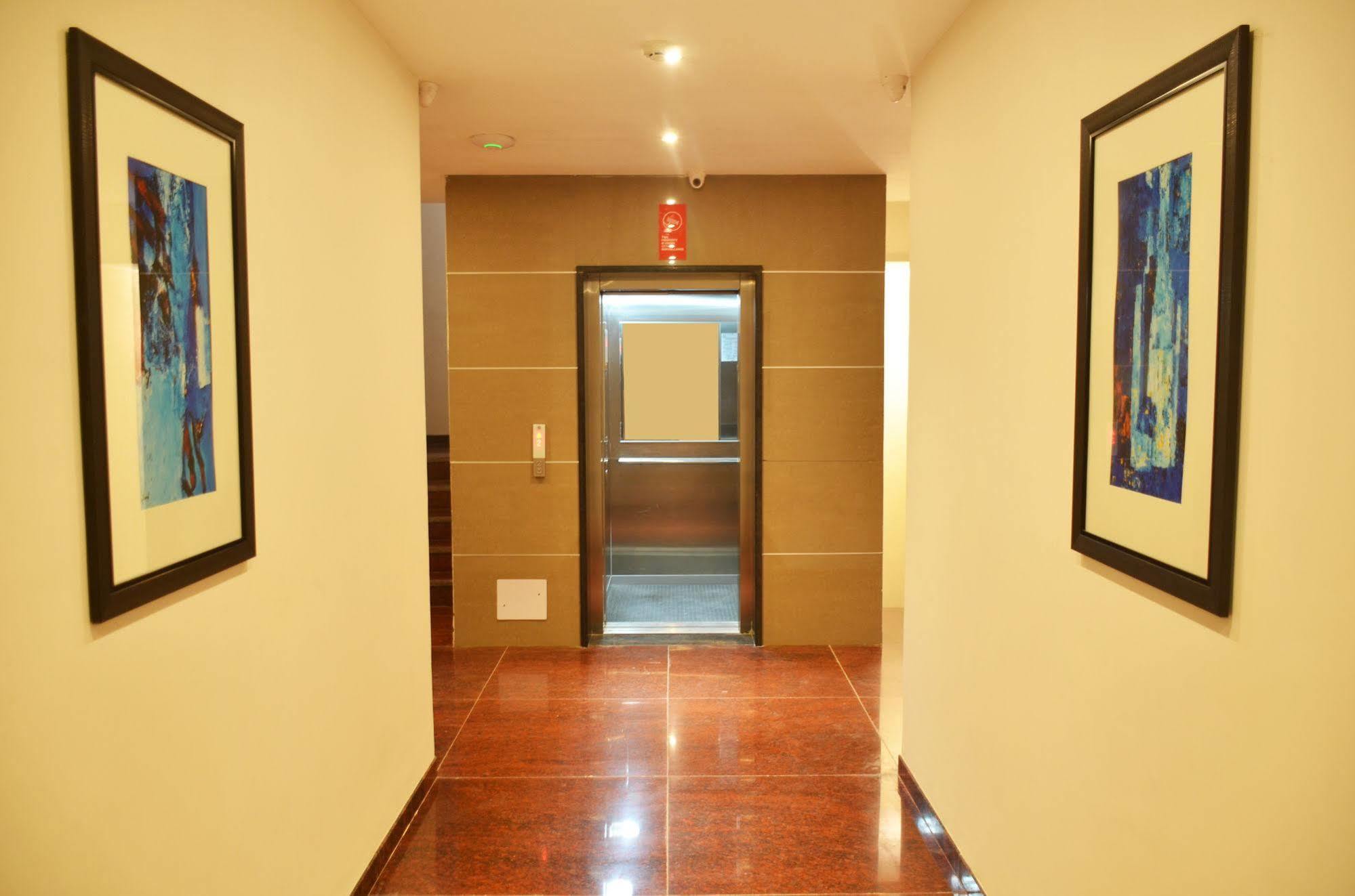 Mint Hotel Premia Chandigarh, Zirakpur Eksteriør billede